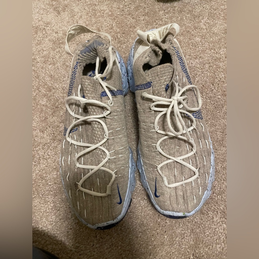 Nike gym shoe only worn a few times